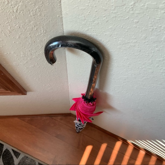 Victoria’s Secret Tall Umbrella NWOT - Picture 7 of 7